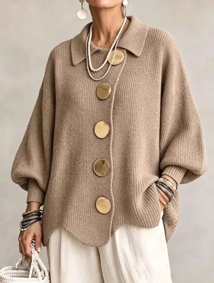 Victoria | Cárdigan Oversize con Cuello y Botones Dorados