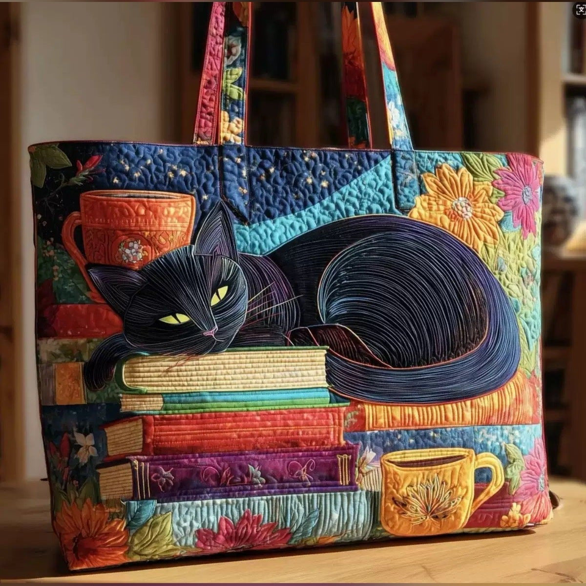 Bolso tote acolchado con gatos negros y libros