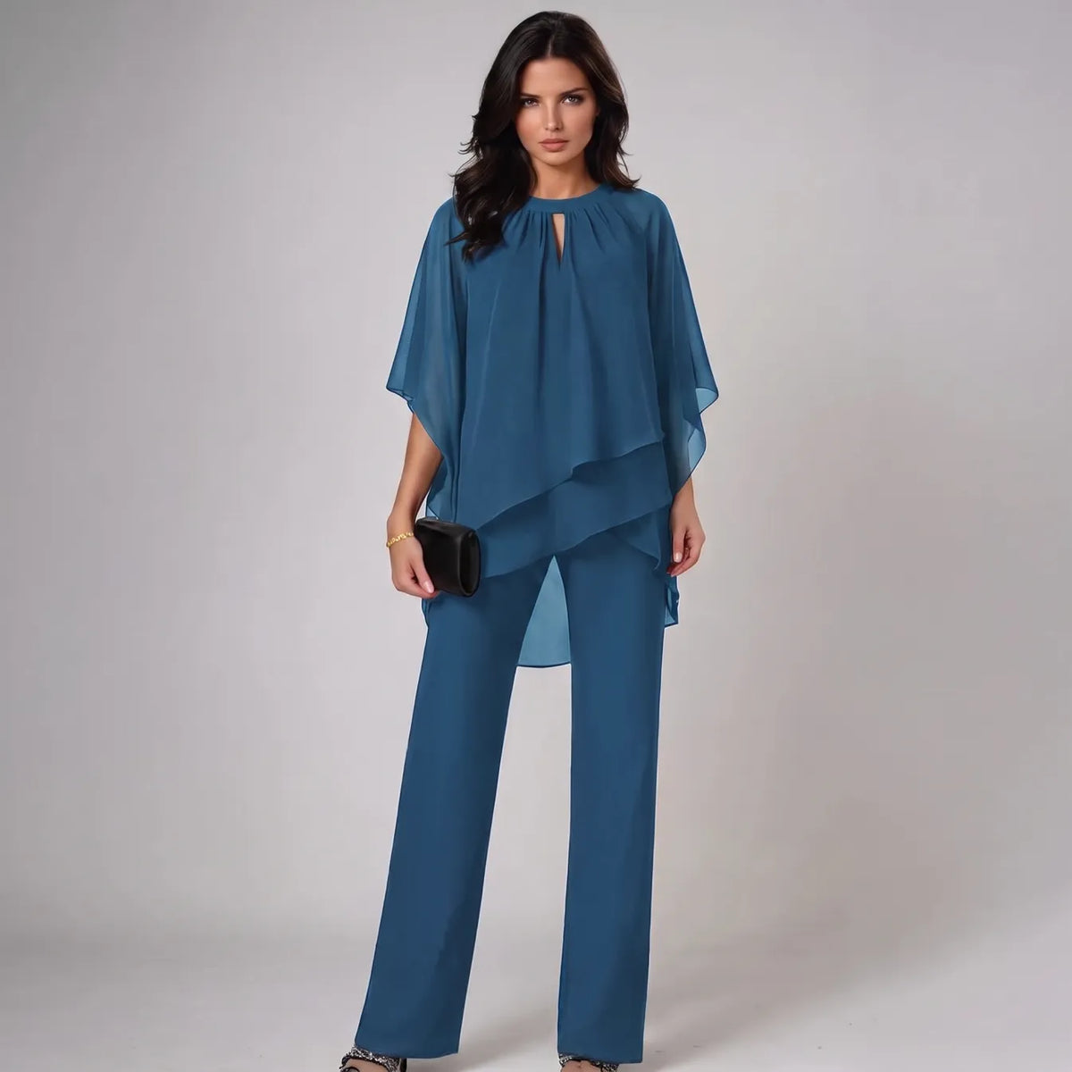 Inmaculada | Conjunto de Top Asimétrico con Capas y Pantalón Recto
