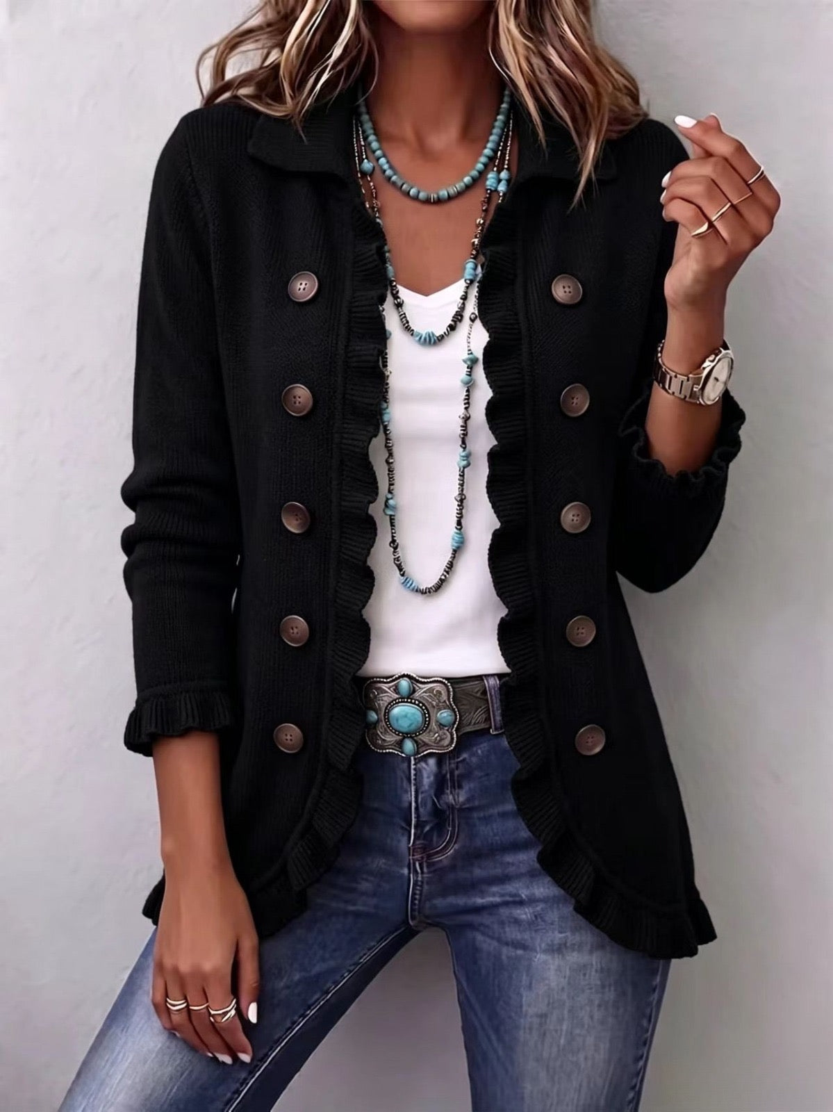 Lucía | Chaqueta de Punto Negro con Volantes