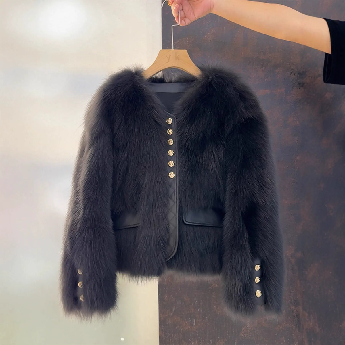 Carlota | Chaqueta Corta Efecto Pelo con Cuello Amplio